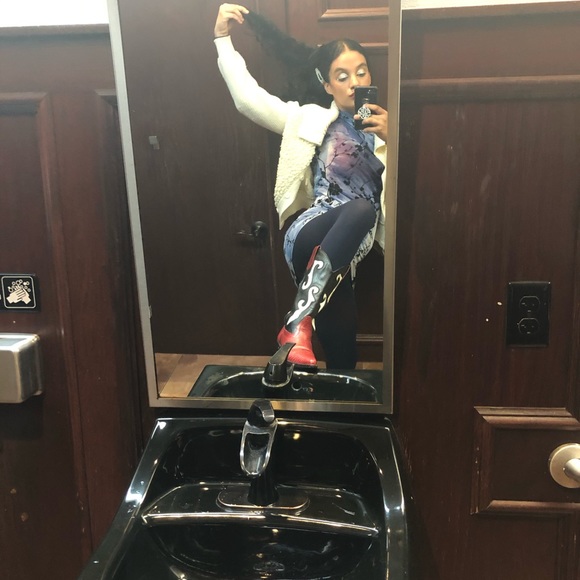 Meet your Posher, Chelsea - Picture 2 of 3